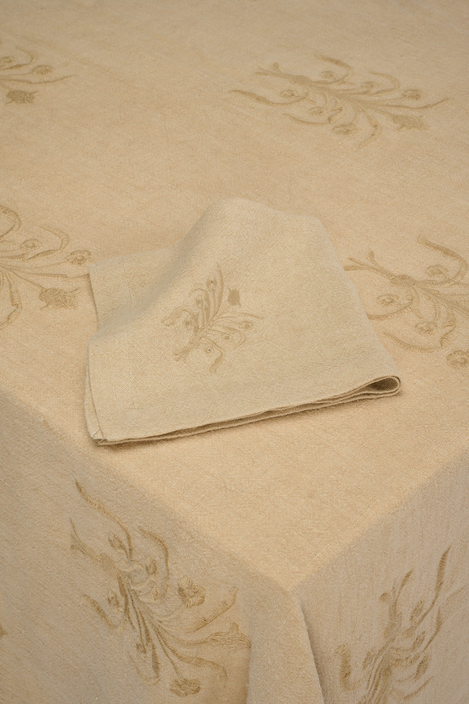 Floral linen tablecloth, beige